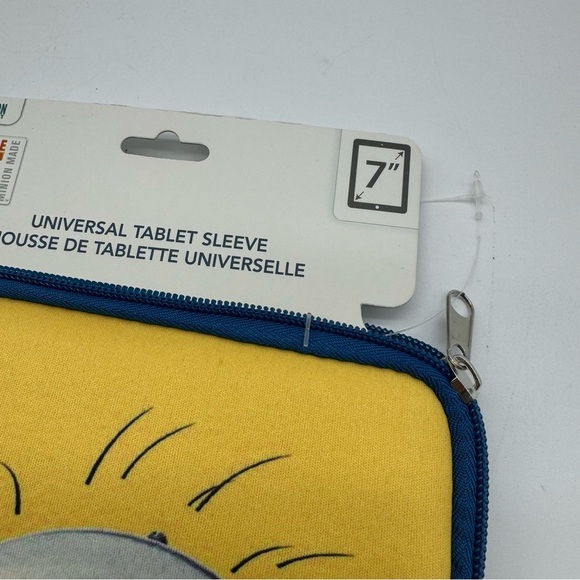 Despicable Me Universal Tablet Sleeve Blue Yellow Minion Zip Up - Picture 8 of 9